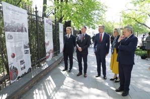 Ukraina. Wojna w Europie– wystawa plenerowa ukraińskiego IPN w Muzeum Łazienki Królewskie. Wystawa będzie prezentowana m.in. w miastach Berlin, Bamberg i Frankfurt, Bruksela