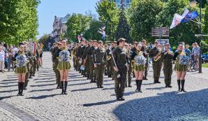 Uroczyste Obchody 20. Rocznicy Wstąpienia Polski do Unii Europejskiej z Udziałem Żołnierzy Ośrodka Reprezentacyjnego Wojsk Obrony Terytorialnej.